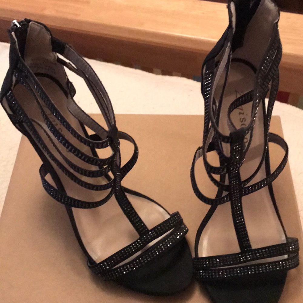 Brand new azalea black zigi soho heel